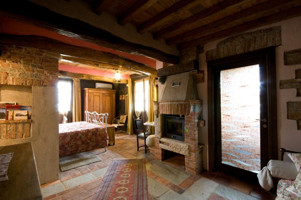 La Via' Bed & Breakfast Cavour Exterior photo