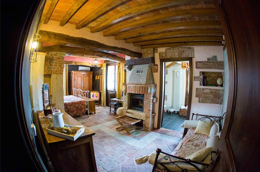 La Via' Bed & Breakfast Cavour Exterior photo